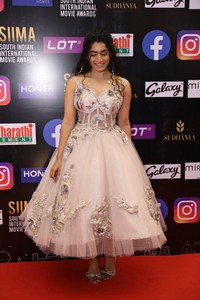 Tejaswi at SIIMA Awards 2021